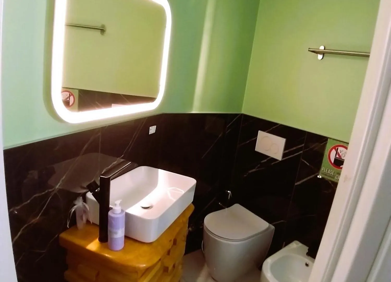 4Roomz Bologna 3*,  Italy