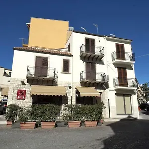 la-tana-del-lupo.sicilyhotelsitaly.net/