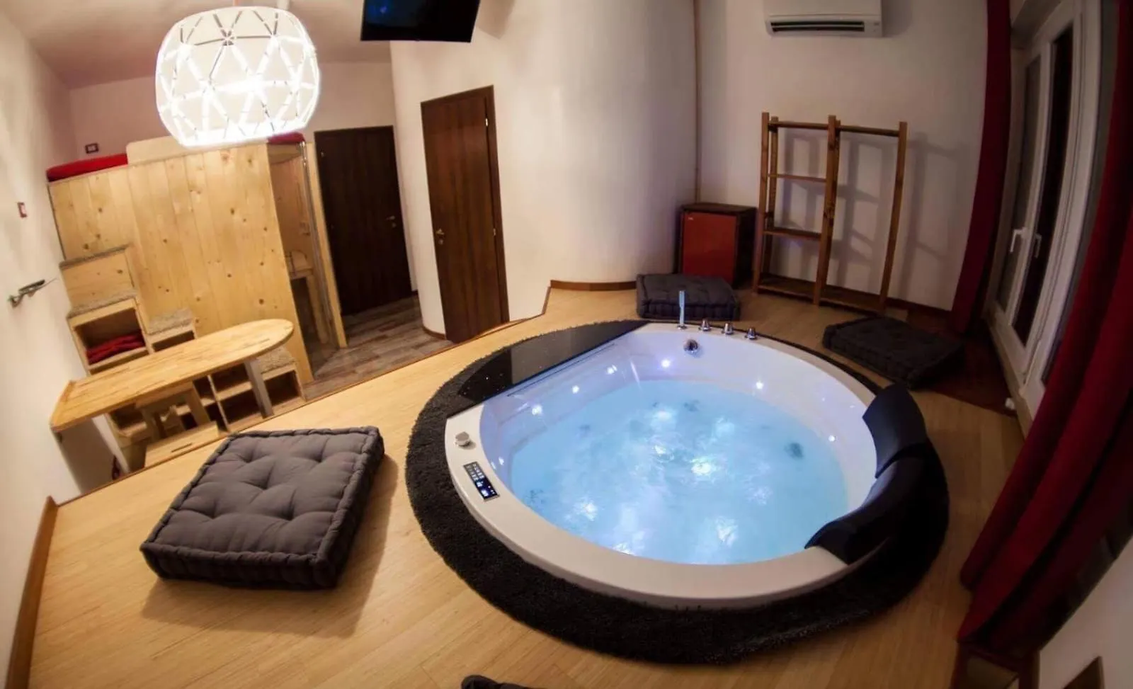 *** Nocleg ze śniadaniem 4Roomz Bolonia Włochy