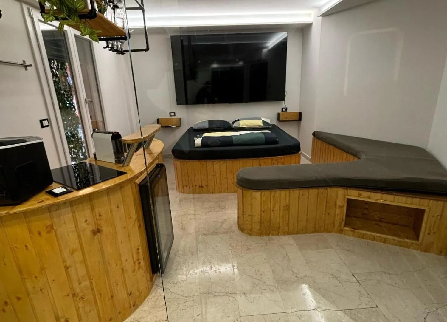 Bed & Breakfast 4Roomz Bologna